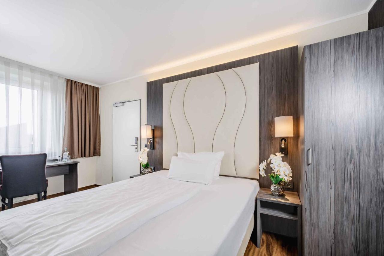 Best Western Plaza Hotel Grevenbroich Esterno foto